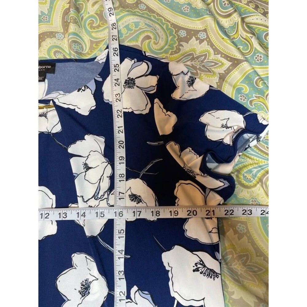 Liz Claiborne Blue & White Floral Top - Picture 3 of 4